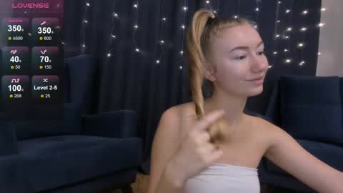 Snapshot of rachel_rut chatting on 11.15.25 Rachel online show from 11.15.25