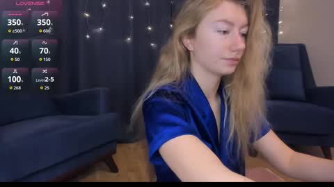 Snapshot of rachel_rut chatting on 12.15.25 Rachel online show from 12.15.25