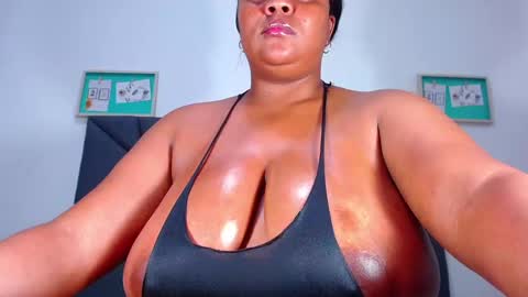 Snapshot of rachelbrown_ chatting on 12.12.24 MALIKA Z online show from 12.12.24