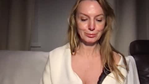 Snapshot of rachelldelicious chatting on 01.02.25 Rachel online show from 01.02.25