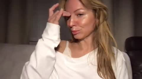 Snapshot of rachelldelicious chatting on 01.07.25 Rachel online show from 01.07.25
