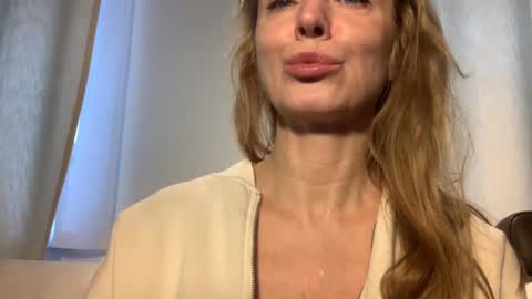 Snapshot of rachelldelicious chatting on 01.15.25 Rachel online show from 01.15.25