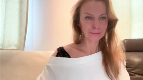 Snapshot of rachelldelicious chatting on 01.22.25 Rachel online show from 01.22.25