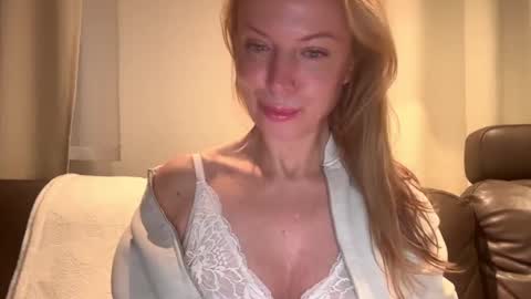 Snapshot of rachelldelicious chatting on 01.25.25 Rachel online show from 01.25.25