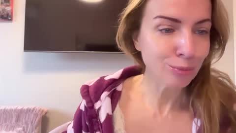 Snapshot of rachelldelicious chatting on 02.06.25 Rachel online show from 02.06.25