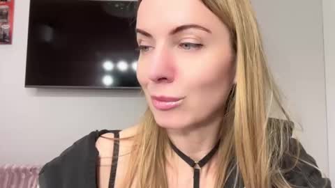 Snapshot of rachelldelicious chatting on 02.12.25 Rachel online show from 02.12.25