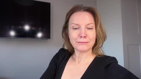 Snapshot of rachelldelicious chatting on 10.14.25 Rachel online show from 10.14.25
