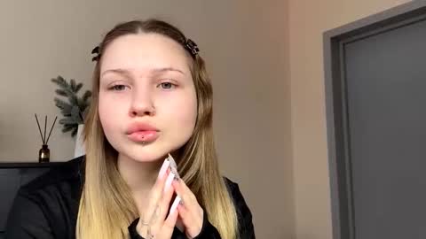 Snapshot of rachellemontag chatting on 02.12.26 Alex online show from 02.12.26