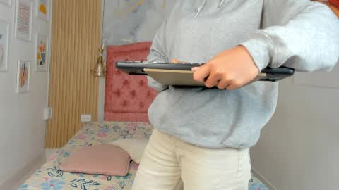 rachellesc online show from 04.04.26