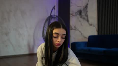 Snapshot of rachelravee chatting on 04.12.26 Ann online show from 04.12.26