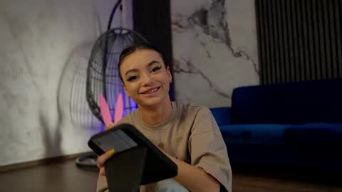 Snapshot of rachelravee chatting on 04.16.26 Ann online show from 04.16.26