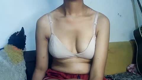 RachelShiny online show from 09.19.25