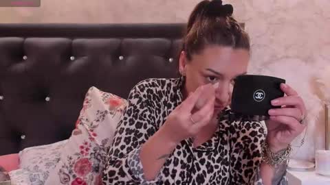 Snapshot of raelledarkstar chatting on 03.31.26 raelledarkstar online show from 03.31.26