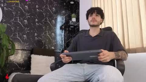 R A F A E L online show from 02.08.26