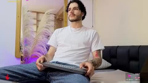 R A F A E L online show from 02.21.26