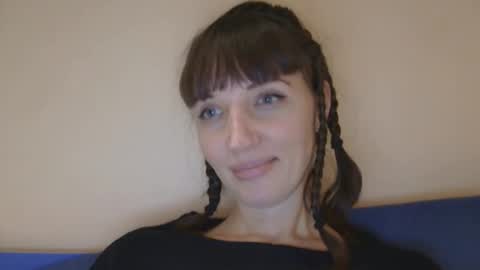 Snapshot of rafaellaraffy chatting on 12.16.25 Rafaella online show from 12.16.25