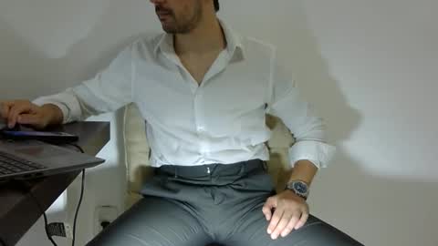 Snapshot of rafaelssk chatting on 01.16.26 elenacam online show from 01.16.26