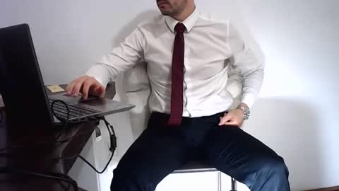 Snapshot of rafaelssk chatting on 05.15.26 elenacam online show from 05.15.26