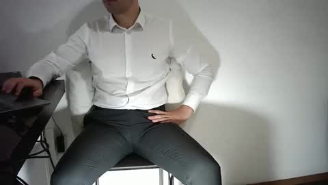 Snapshot of rafaelssk chatting on 05.19.26 elenacam online show from 05.19.26