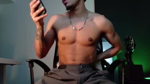 Snapshot of rafaelstone chatting on 11.20.25 IG online show from 11.20.25