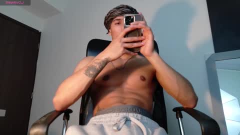 Snapshot of rafaelstone chatting on 12.17.25 IG online show from 12.17.25