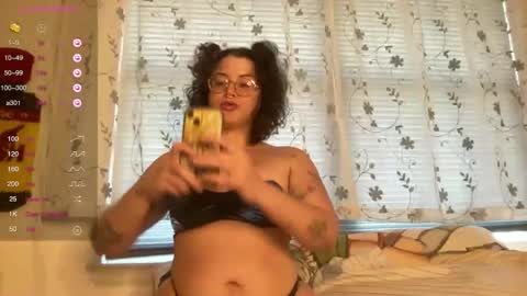 Snapshot of rainbowemilyxo chatting on 03.26.26 Rainbow Emily online show from 03.26.26