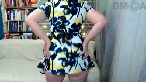 Snapshot of rainbowladyy chatting on 12.23.25 rainbowladyy online show from 12.23.25