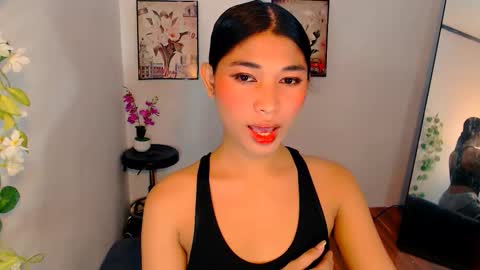 Snapshot of raindrizzle1706 chatting on 12.14.25 raindrizzle1706 online show from 12.14.25