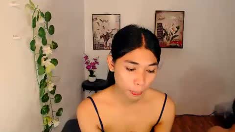 Snapshot of raindrizzle1706 chatting on 12.18.25 raindrizzle1706 online show from 12.18.25