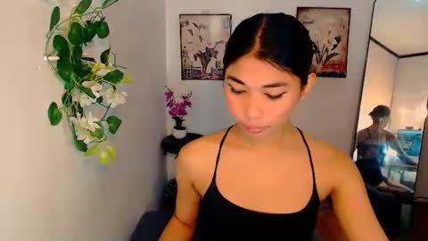 Snapshot of raindrizzle1706 chatting on 12.21.25 raindrizzle1706 online show from 12.21.25