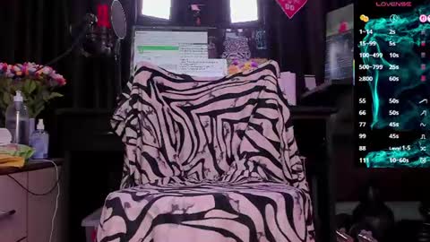 Laura online show from 06.25.26