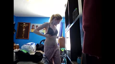 Randcandy77 online show from 02.19.25