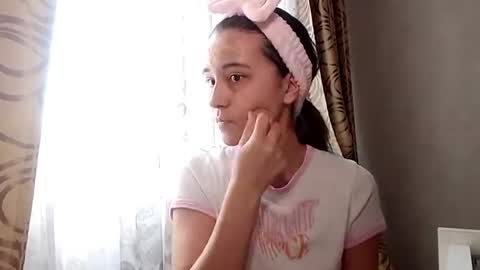 Snapshot of raneetalbert chatting on 06.09.26 Isla online show from 06.09.26