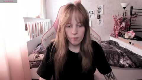Snapshot of rapunzel_cute chatting on 04.01.26 Rapunzel online show from 04.01.26