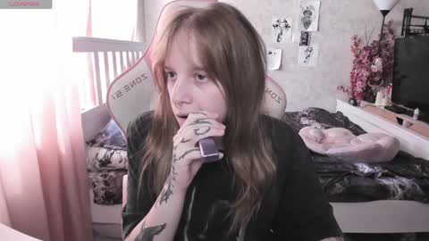 Snapshot of rapunzel_cute chatting on 04.11.26 Rapunzel online show from 04.11.26