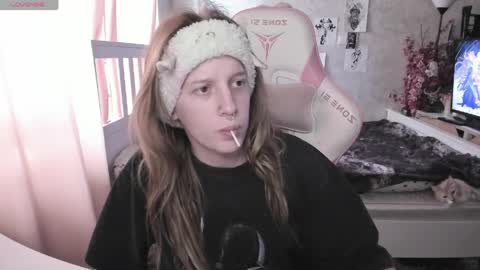 Snapshot of rapunzel_cute chatting on 04.14.26 Rapunzel online show from 04.14.26