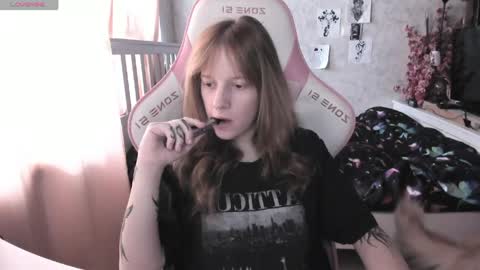 Snapshot of rapunzel_cute chatting on 04.22.26 Rapunzel online show from 04.22.26