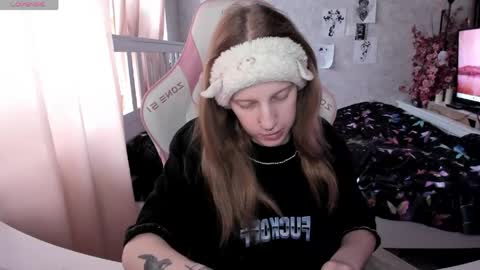 Snapshot of rapunzel_cute chatting on 04.27.26 Rapunzel online show from 04.27.26