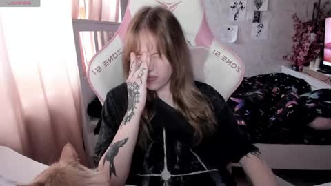 Snapshot of rapunzel_cute chatting on 04.29.26 Rapunzel online show from 04.29.26