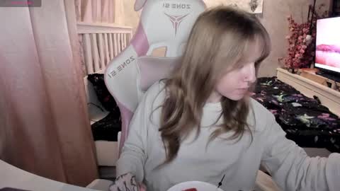 Snapshot of rapunzel_cute chatting on 05.03.26 Rapunzel online show from 05.03.26