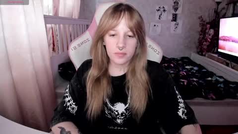 Snapshot of rapunzel_cute chatting on 05.12.26 Rapunzel online show from 05.12.26