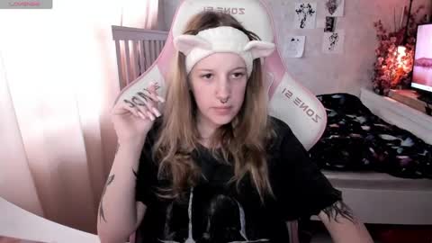 Snapshot of rapunzel_cute chatting on 05.22.26 Rapunzel online show from 05.22.26