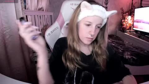 Snapshot of rapunzel_cute chatting on 05.24.26 Rapunzel online show from 05.24.26