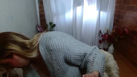 Snapshot of raquel_gh chatting on 01.20.25 Raquel online show from 01.20.25