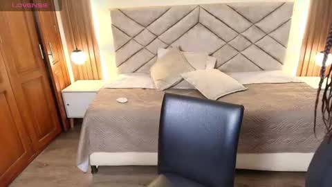 Snapshot of raqueljones_ chatting on 06.18.26 Raquel online show from 06.18.26