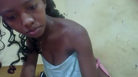 Snapshot of rasoanirinaa chatting on 05.27.26 rasoanirinaa online show from 05.27.26