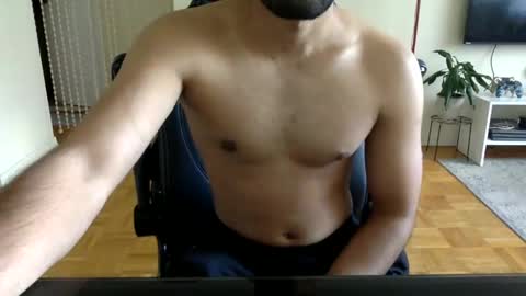 Snapshot of raul_perez731 chatting on 09.10.25 Raul online show from 09.10.25