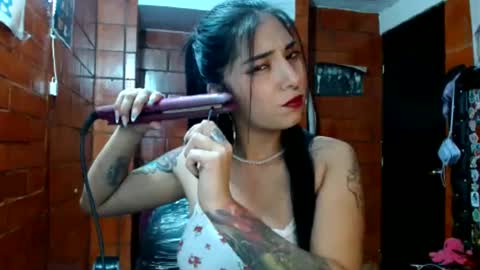 Snapshot of raven__purple chatting on 01.19.25 raven__purple online show from 01.19.25