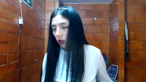 Snapshot of raven__purple chatting on 01.24.25 raven__purple online show from 01.24.25