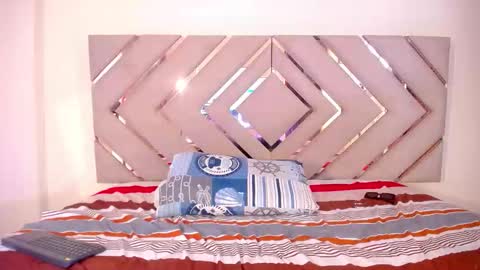 Snapshot of raven_foxter1 chatting on 12.13.25 RAVEN FOXTER online show from 12.13.25